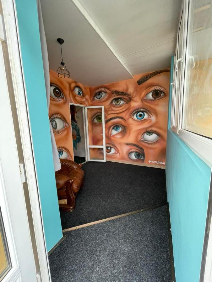 All Eyes Hostel Kamjanets-Podilskyj Exteriör bild